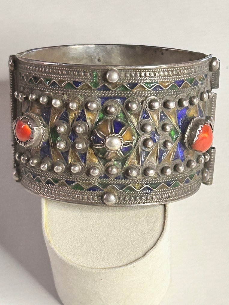 Kabyle-rannekoru - Hopea - 1900-luvun puoliväli #1.0