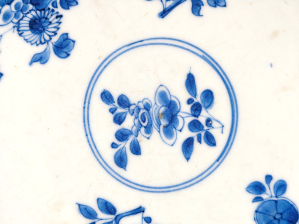 盘子 (2) - Schaal of schotel met een florale versiering - 瓷 #4.3