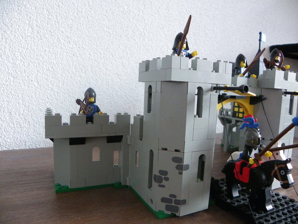 LEGO Set - 6074 - Castle - Black  Falcon’s Fortress #4.3