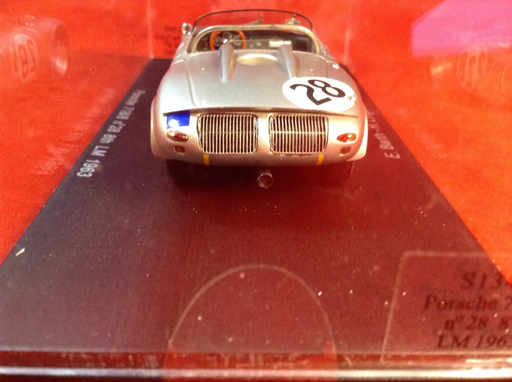 Spark 1:43 - Modelracerbil - ref. #S1349 Porsche 718/8 Barchetta Sport 8° Le Mans 1963 #29 Barth/Linge - Fremragende kvalitet - begrænset udgave - svær at finde i dag. #4.3