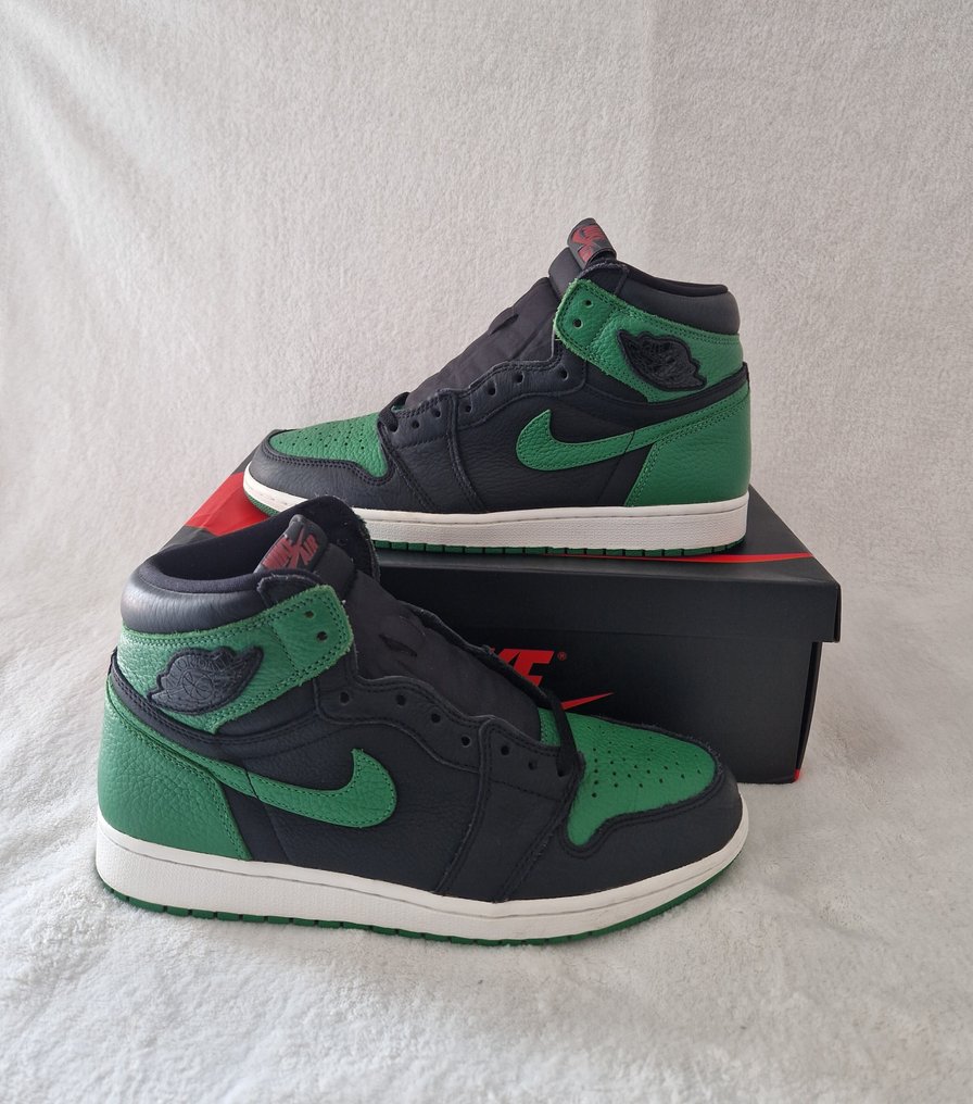 Nike - Air Jordan 1 High - High-top trainers - Size: EU 44.5 #1.0