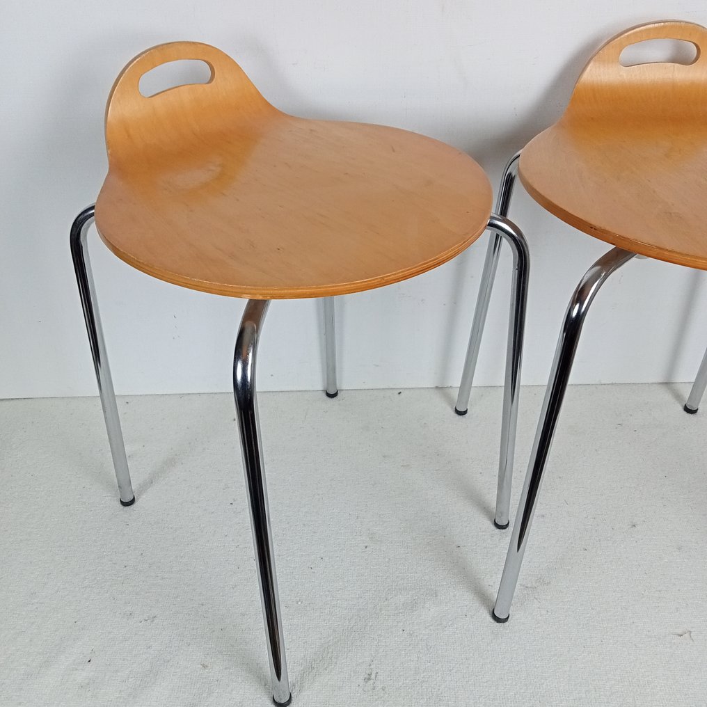Taburet - Berken multiplex siddepladser med ben af forkromet stål - To vintage krukker #2.1