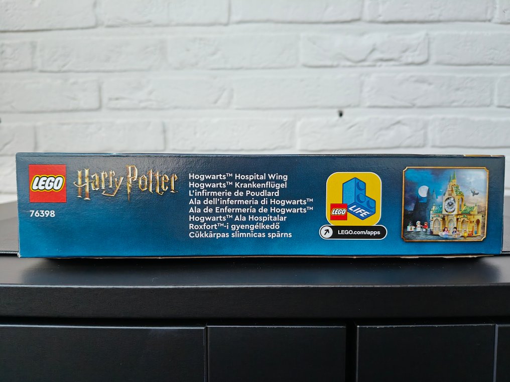 LEGO Set - 76398 - Harry Potter - Hogwarts Hospital Wing #3.2