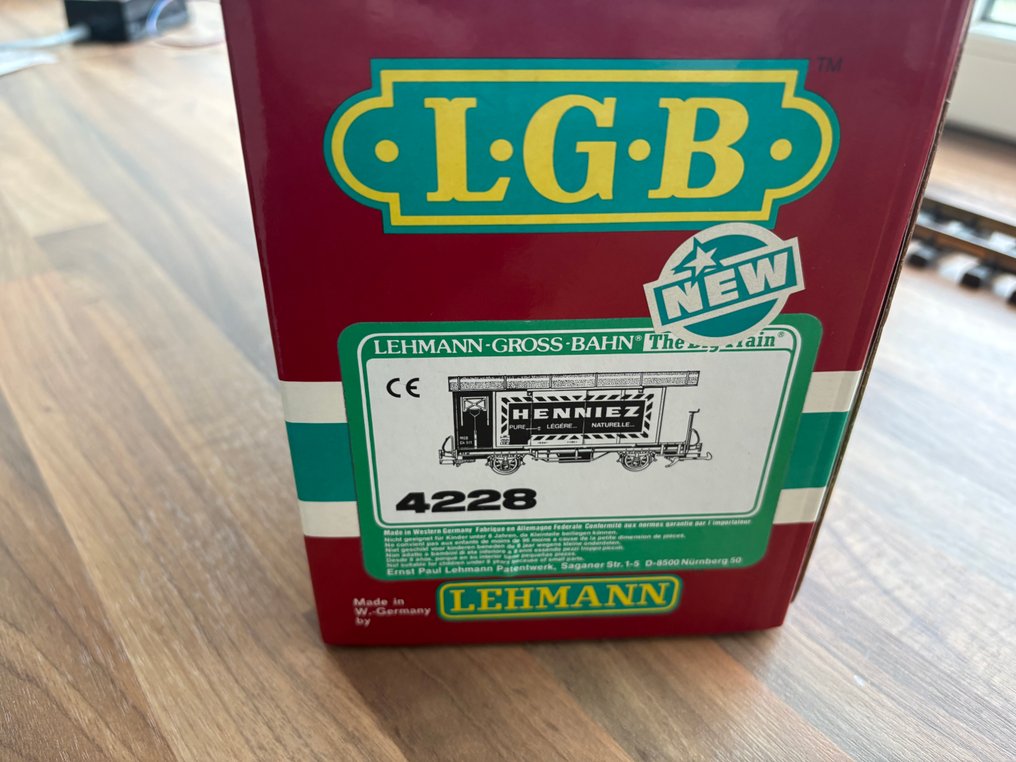 LGB G - 4228 - 模型貨運火車 (1) - 封闭式货车 'Henniez' - MOB #2.1
