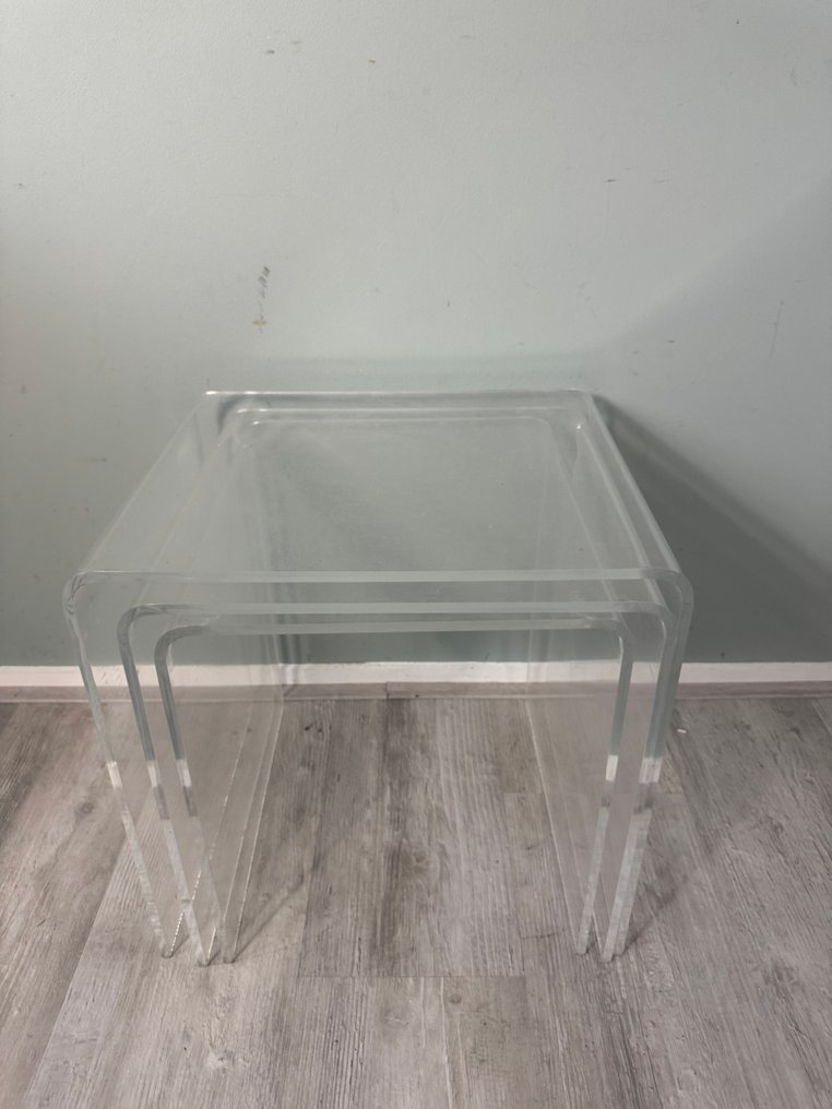 嵌套表 - 有机玻璃 - 三张复古弯曲透明的丙烯酸玻璃边几 #3.2