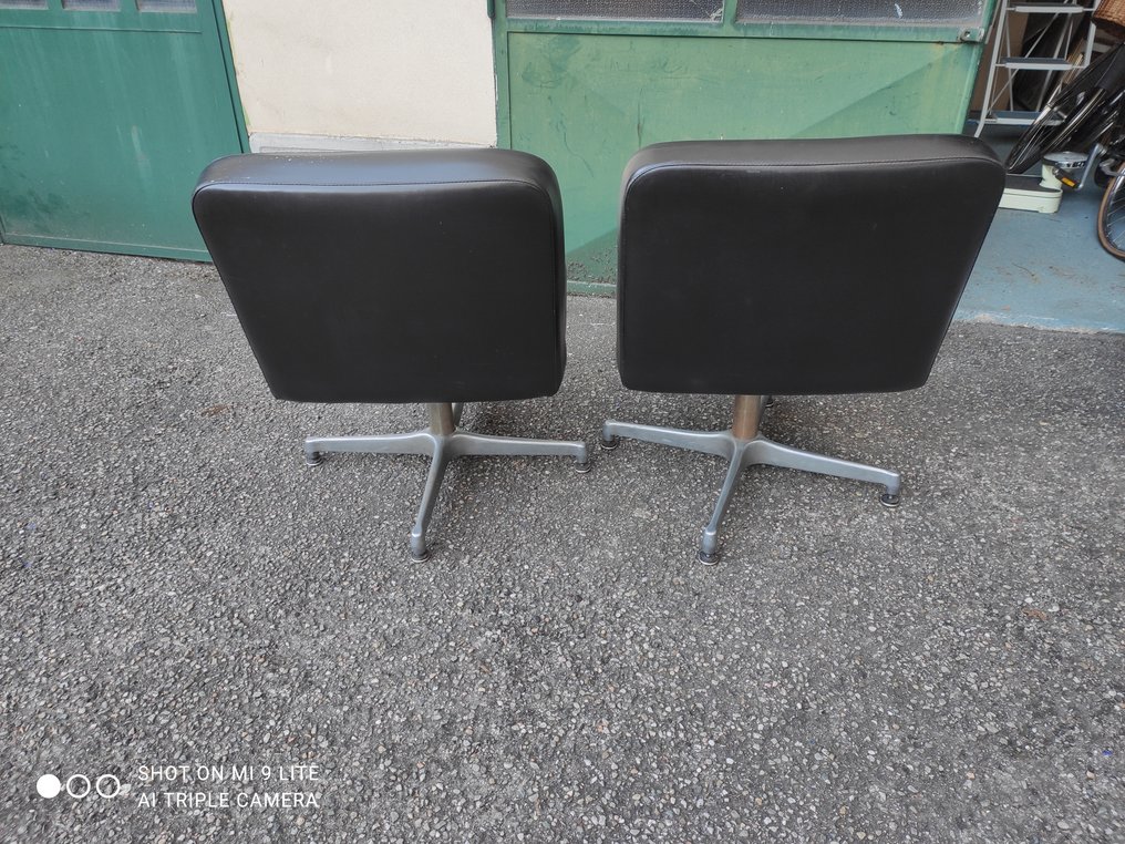 Vaghi - Πολυθρόνα (2) - Αλουμίνιο, Δέρμα - Μαύρο δέρμα τη δεκαετία του '70. #2.1