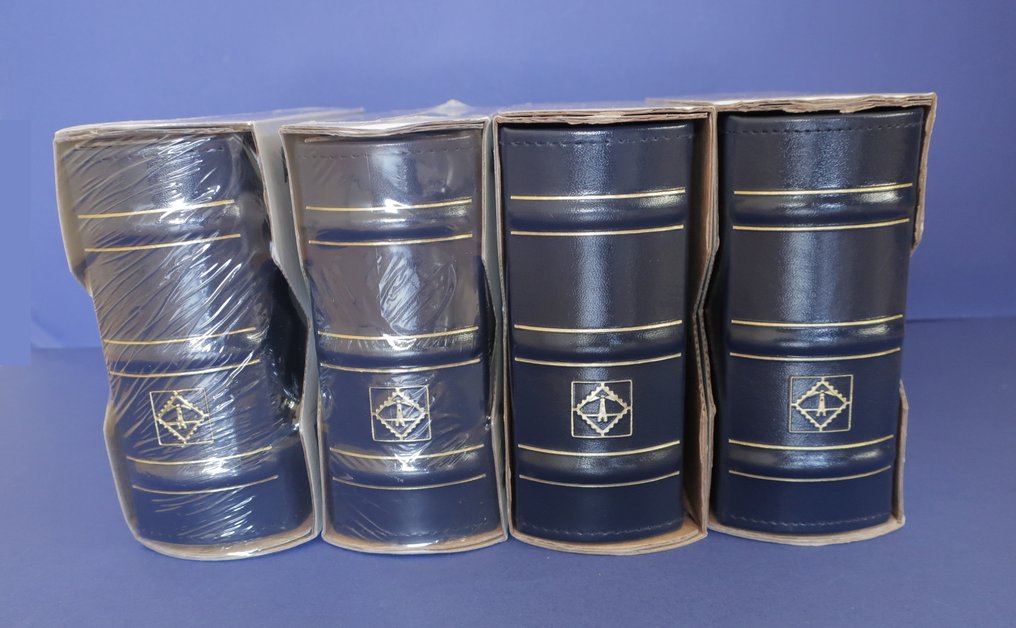 Holanda  - 4 novos álbuns Leuchtturm FDC/cartas/valor postal azul, tipo C6, com 50 folhas. #1.0