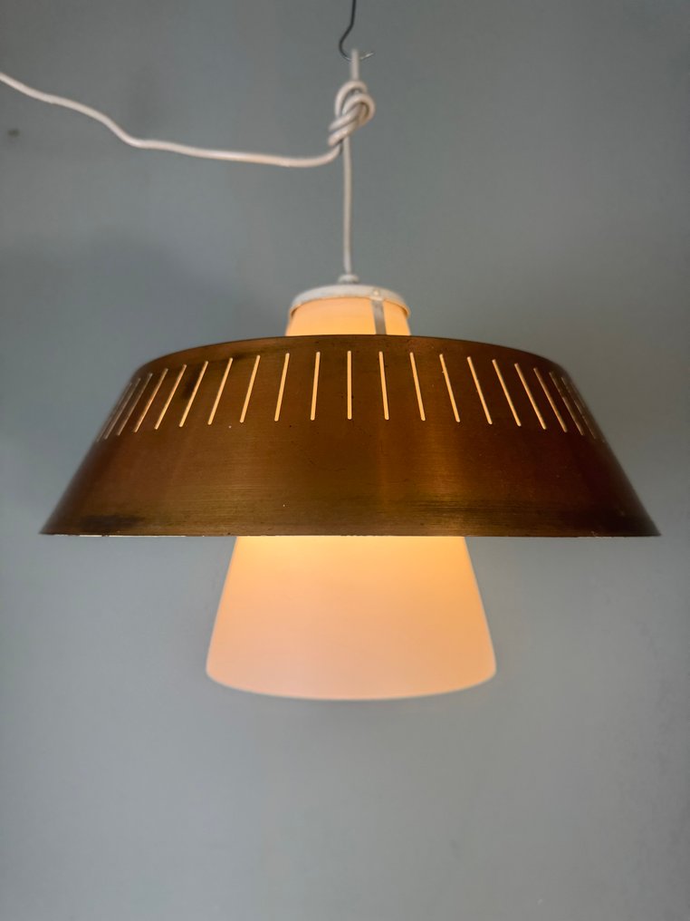 Κρεμαστό φωτιστικό - Μέταλλο, Γυαλί - Κρεμαστό φωτιστικό από γάλα κρύσταλλο και μέταλλο. #1.0