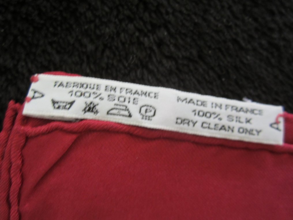 Hermès - QU IMPORTE LE FLACON   GAVROCHE DE 43x2 cms EN SOIE - Foulard #2.1
