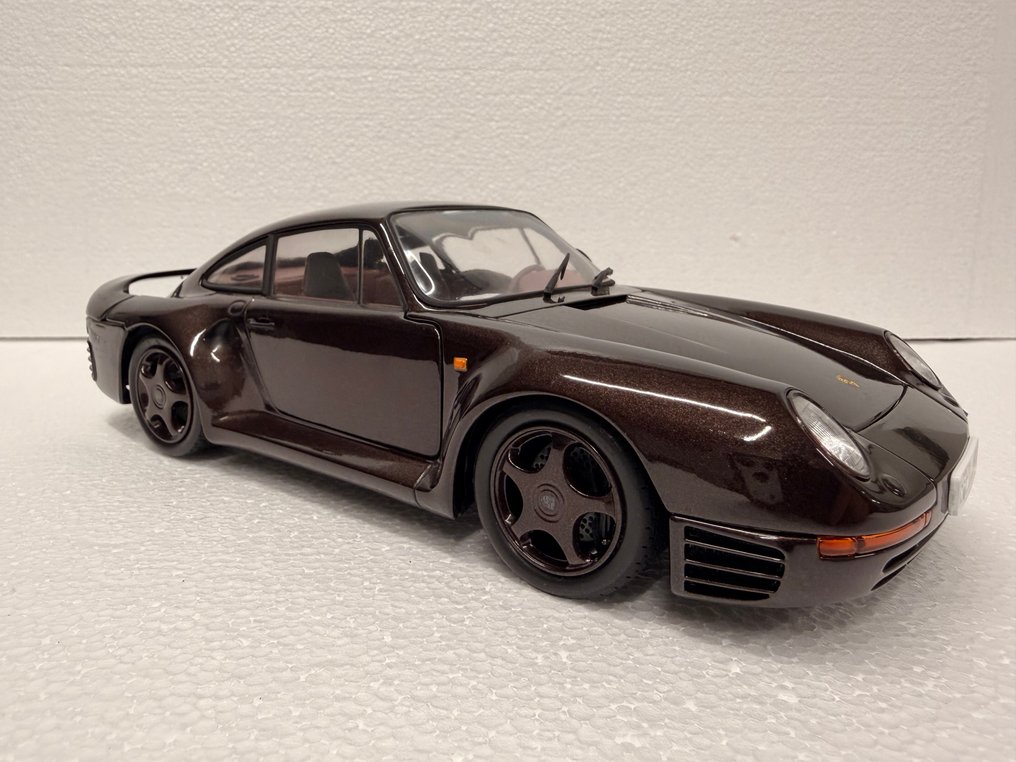Exoto Motorbox 1:18 - Modellino di auto - Porsche 959 - Chocoladebruin #4.3
