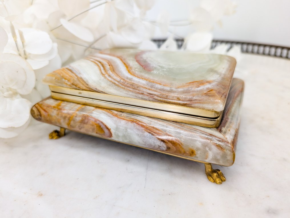 Belle boîte à bijoux en marbre d'onyx vert, pieds pattes de lion en laiton doré - Ékszeresdoboz - Sárgaréz, Ónix #2.1