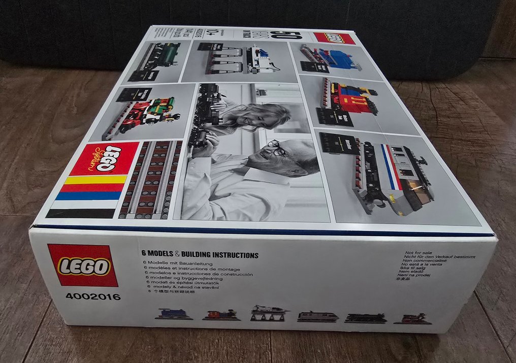 LEGO Set - 4002016 - Seasonal, Train - 50 Years On Track #3.2