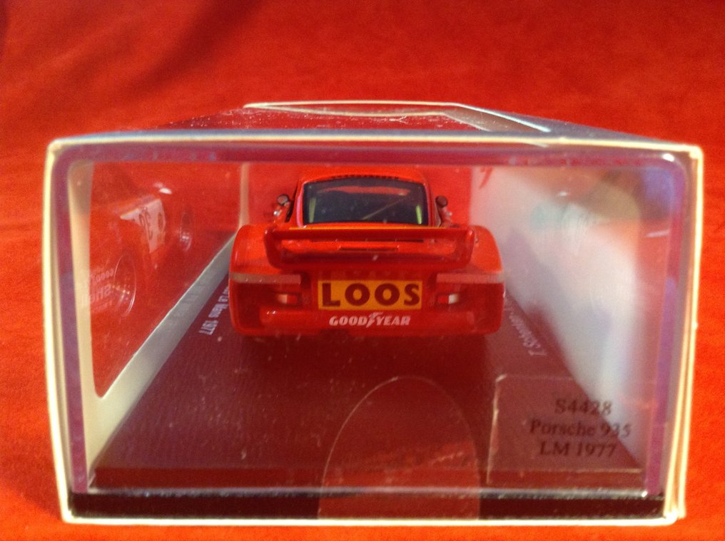 Spark 1:43 - 模型赛车 - ref. #S4428 Porsche 935 Gr5 Team Gelo Le Mans 1977 #38 Toine Hezemans/Tim Schenken/Hans Heyer - 优质限量版，如今难得一见 #4.3