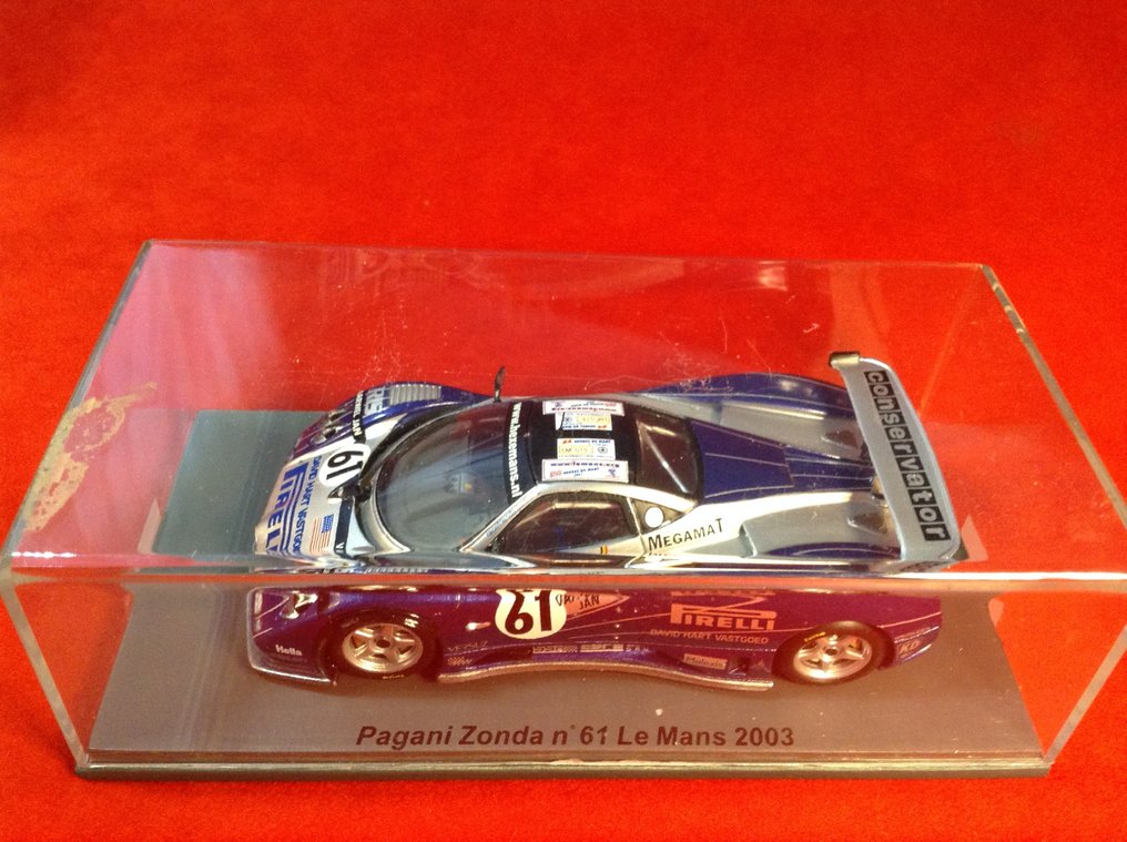 Spark 1:43 - Modelracerbil - ref. #SCZP04 Pagani Zonda GR1 GTS "Pirelli" Le Mans 2003 #61 M.Hezemans/Kumpen/Hart - Fremragende kvalitet - begrænset udgave - svær at finde i dag. #1.0