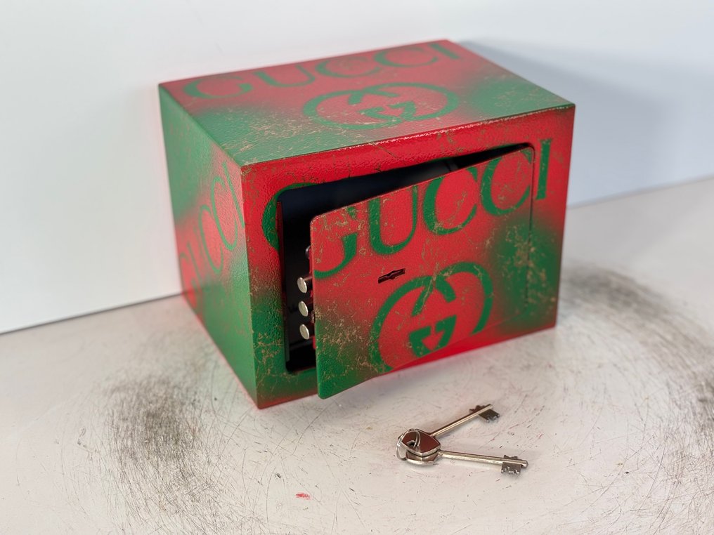 Rob VanMore - Gucci Vault #1.0