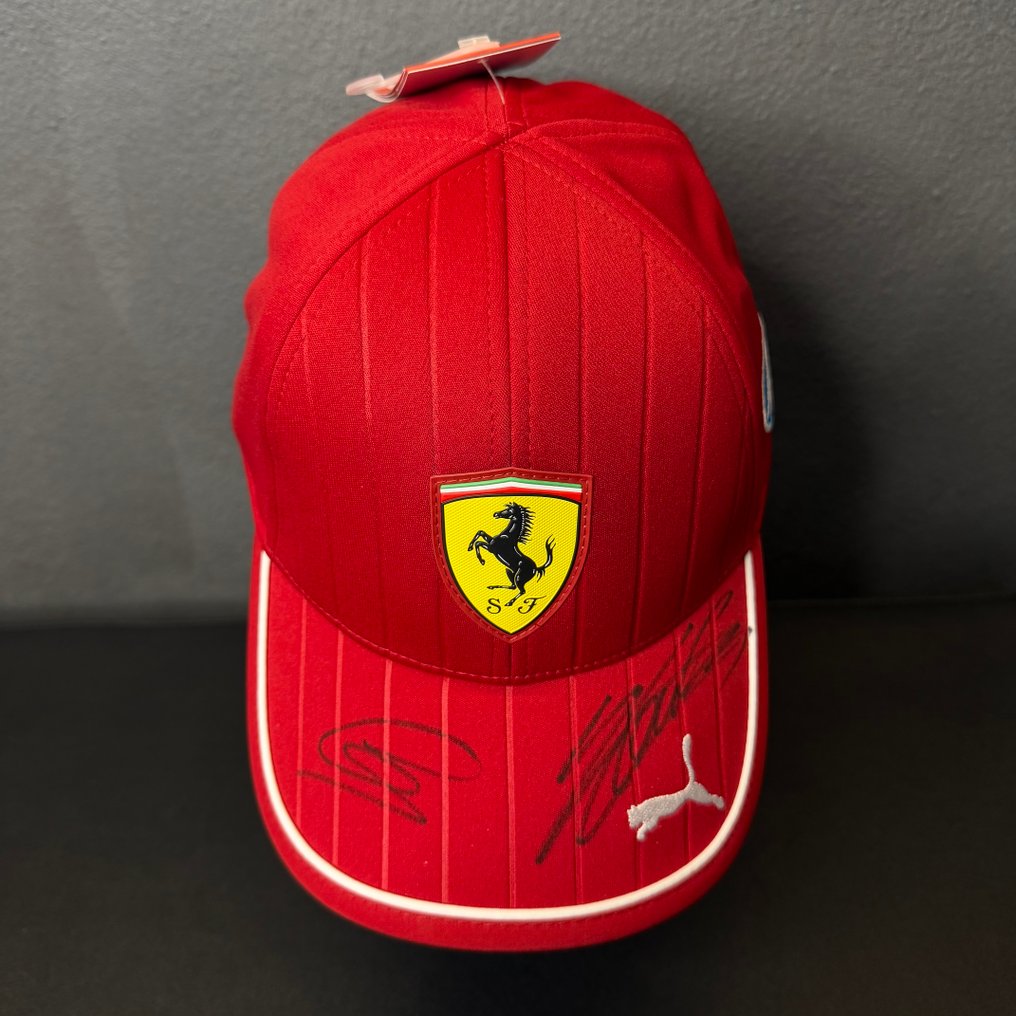 法拉利 - 官方产品 - 粉丝复制品 - 签名 - Lewis Hamilton & Charles Leclerc - 2025 - 棒球帽 #1.0
