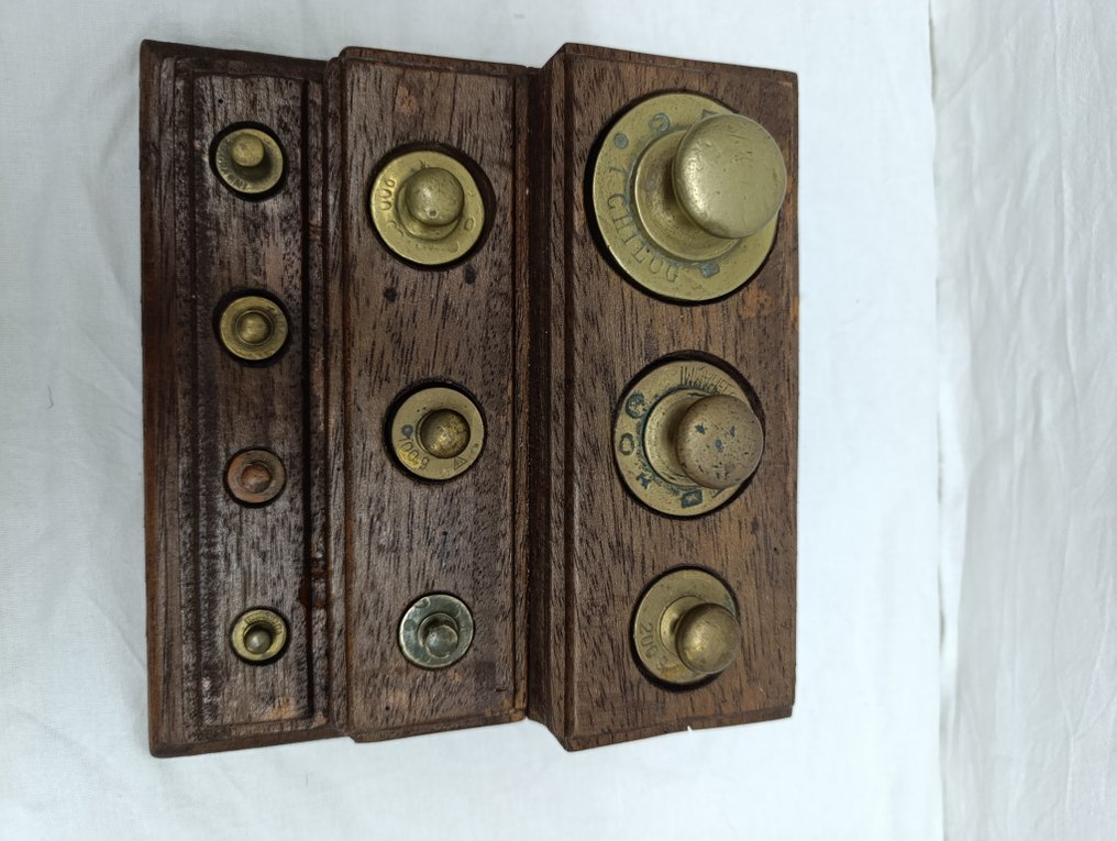 Egymásba illeszkedő csésze súlyok - Sárgaréz, Fa - 1950/60 #2.1