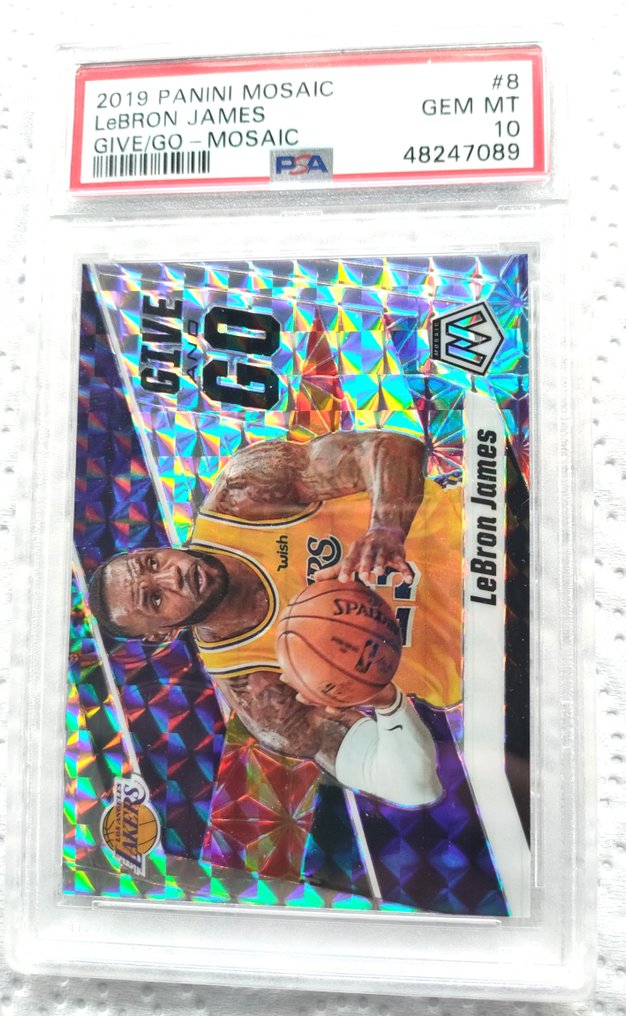 2019/20 Panini Panini Mosaic LeBron James #8 Graded card - PSA 10 - 1 Graded card #1.0
