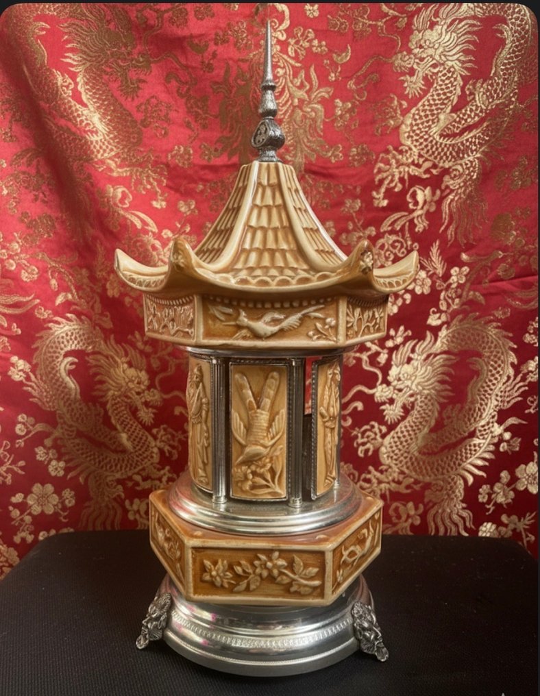 Reuge - χωρίς τιμή ασφαλείας - Μουσική συσκευή τσιγάρων - Κεραμικό, Μέταλλο #1.0