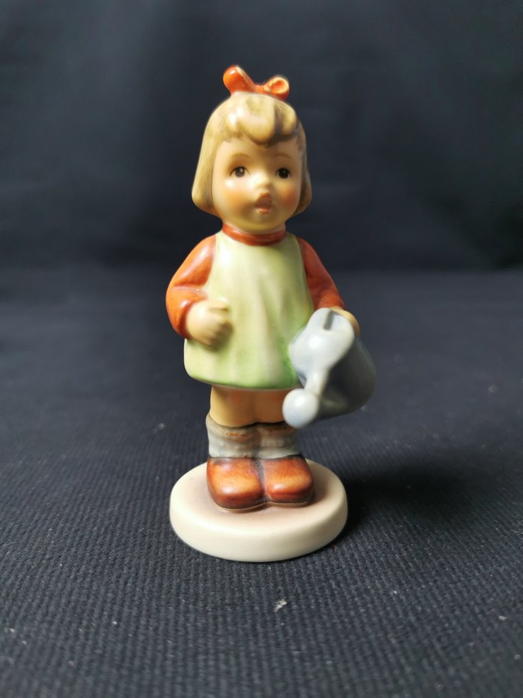 Statuette, Vintage Hummel Goebel - Statuetta "MuB noch gieBen natures Gift" #1996 - TMK7 - 9.5 cm - Porcelain #1.0