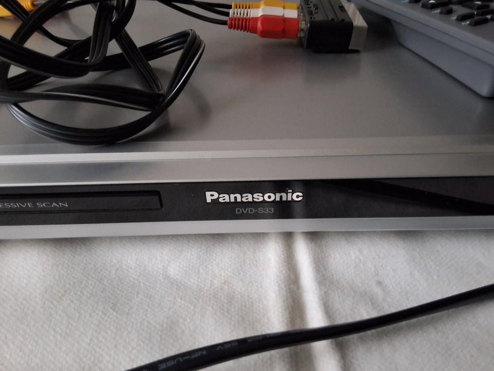 Panasonic DVD-S33 DVD player #1.0