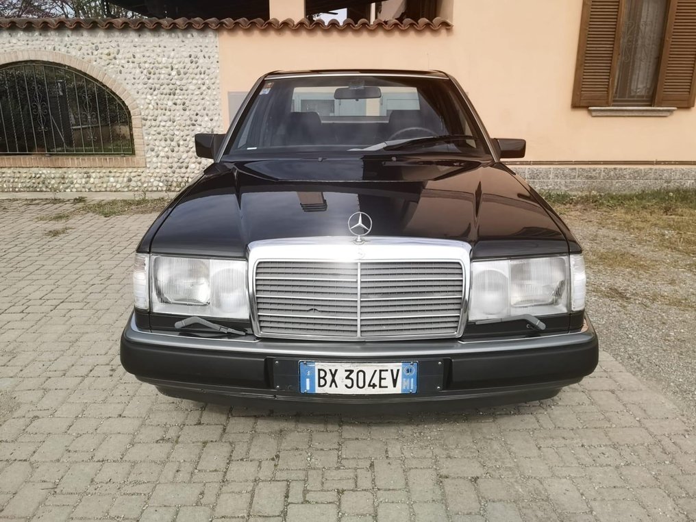 Mercedes-Benz - 200 E W124 - NO RESERVE - 1991 #1.0