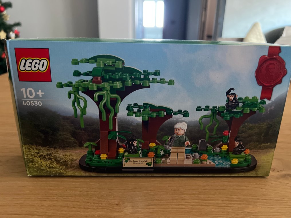 LEGO Set - 40530 - Employee Gift - Jane Goodall #1.0