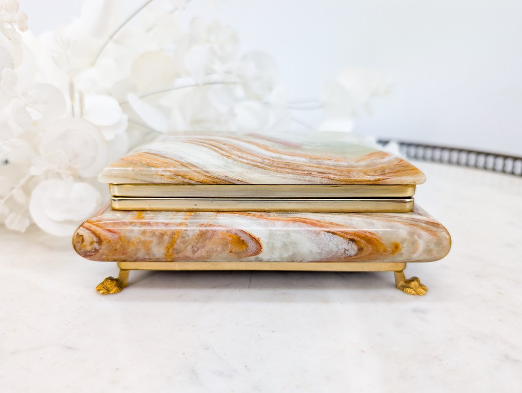 Belle boîte à bijoux en marbre d'onyx vert, pieds pattes de lion en laiton doré - Ékszeresdoboz - Sárgaréz, Ónix #1.0