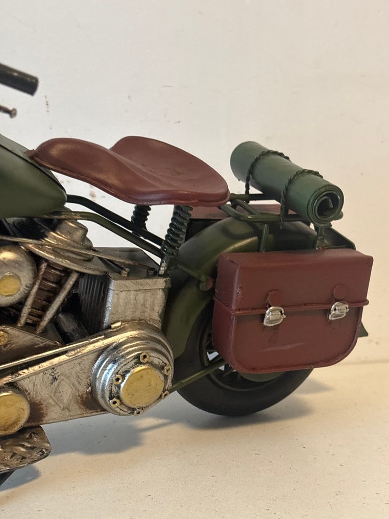 Sculpture, Oldtimer motor - 22.5 cm - Metal #3.2