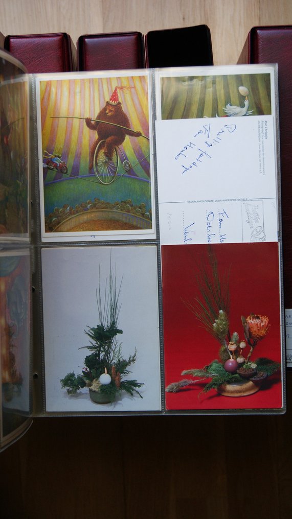 荷兰 - 关于儿童 - 非常漂亮 - 几乎完整的收藏,包含14本相册 - 见描述。 - 明信片相册 - 1926-2003 #1.0