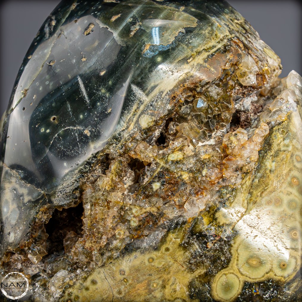 Jaspe océan naturel en forme libre Une pièce pleine de profondeur et de caractère.- 2969.19 g #1.0