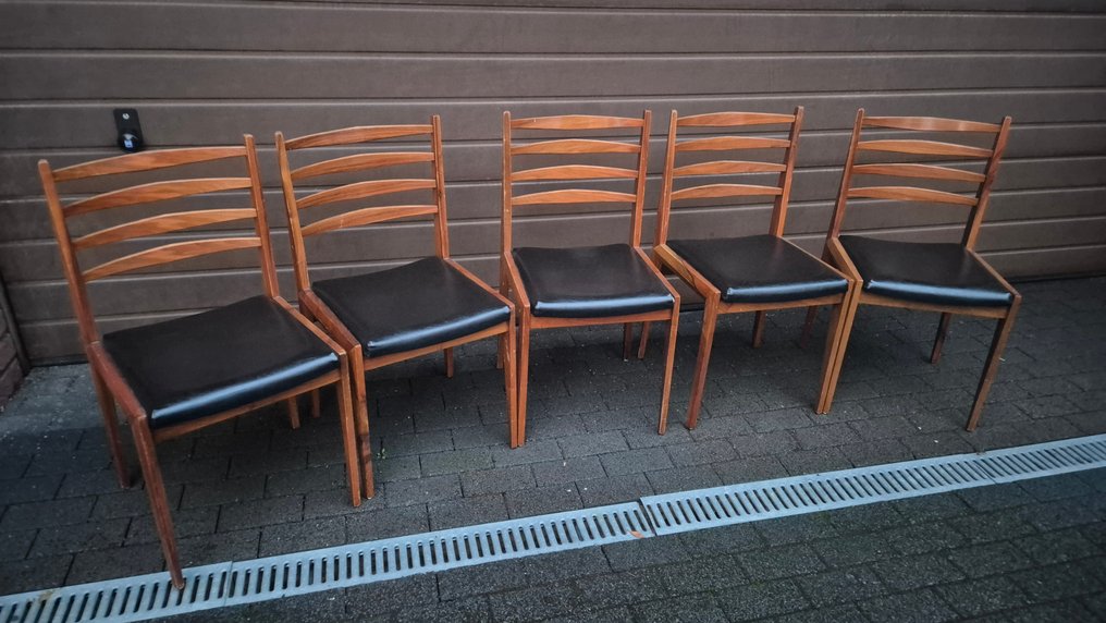 Καρέκλα - Ξύλο, Δέρμα - Πέντε vintage καρέκλες #1.0