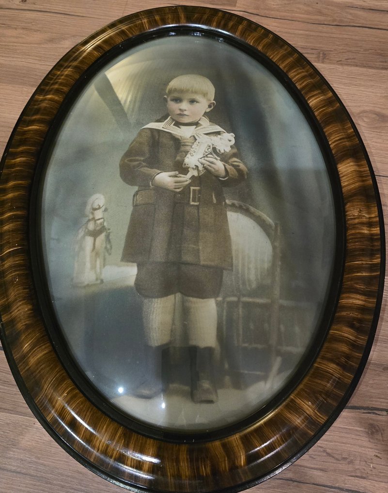 Fotographie - um 19 hundert im Blasenglas kleiner Junge #1.0