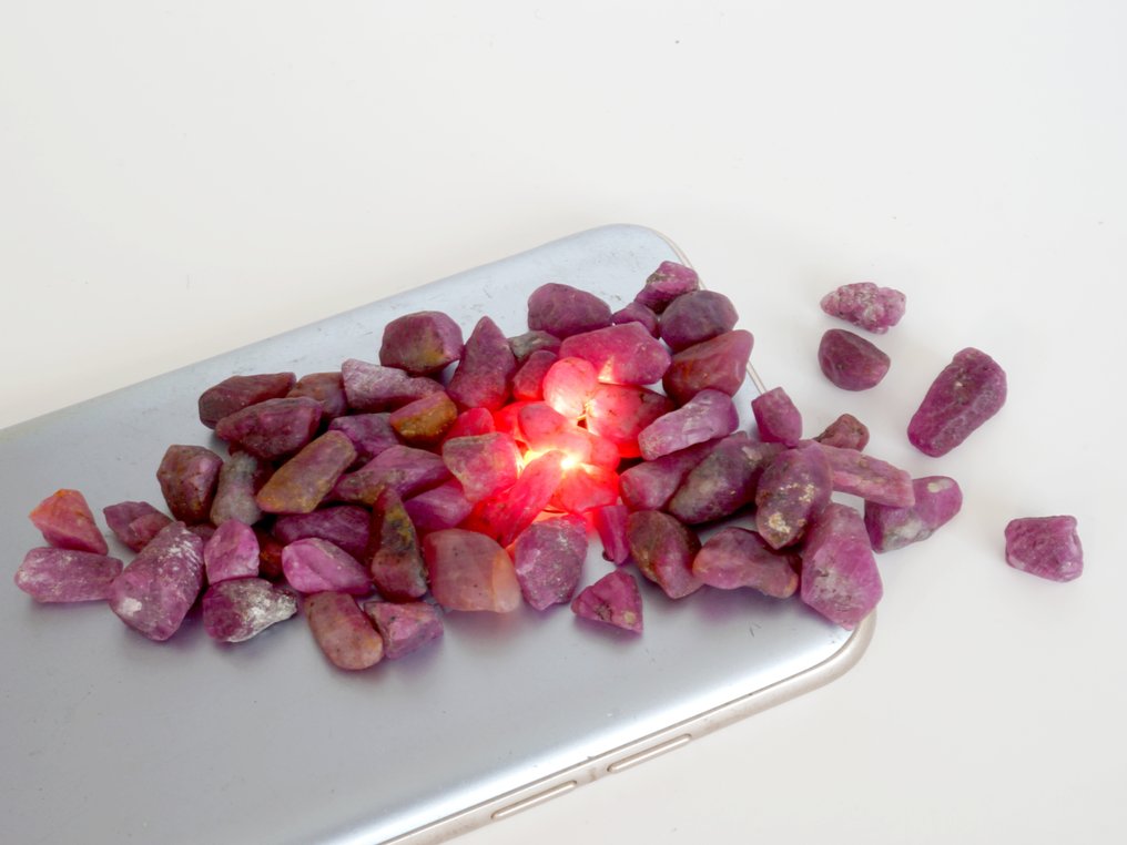 Ruby 281 carats of raw, untreated ruby crystals.- 56.26 g #4.3