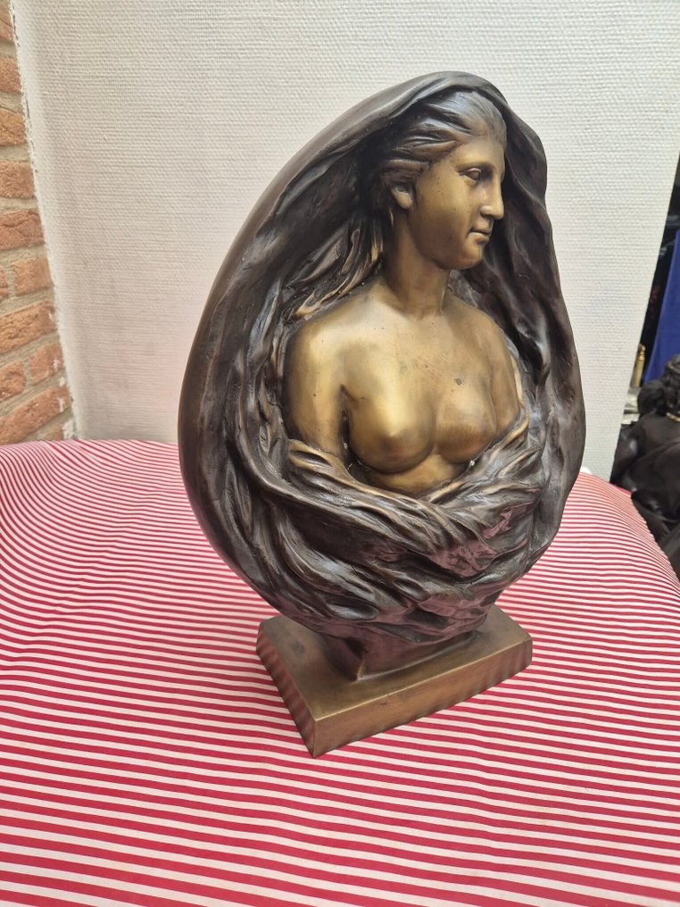 Rzeźba, Nature Unveiling Herself Before Science - 15 kg - 48 cm - Brąz patynowany #1.0