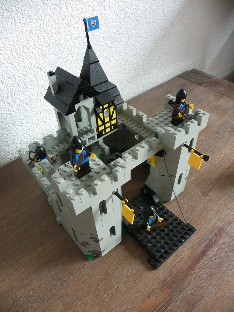 LEGO Set - 6074 - Castle - Black  Falcon’s Fortress #1.0