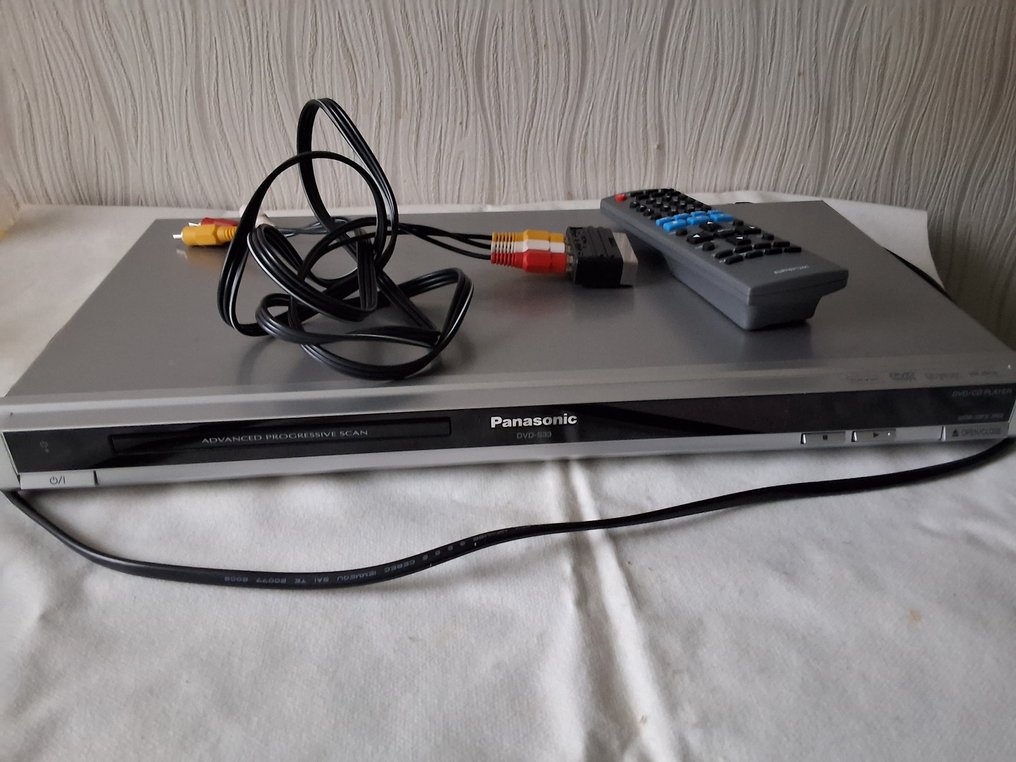 Panasonic DVD-S33 DVD player #1.0