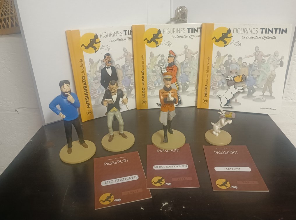 Tintin - 4 figurines tintin officielle en resine - 4 Comic - First edition #1.0