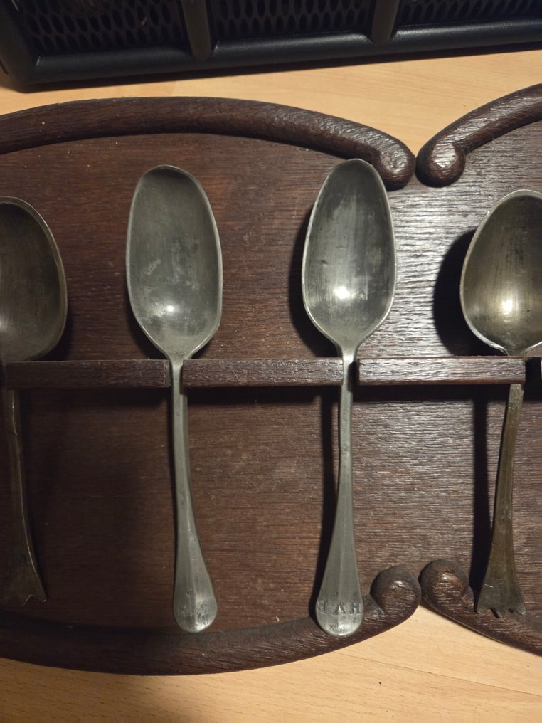 Σετ μαχαιροπήρουνων (12) - Κασσίτερος, Ξύλο - Ράφι αντίκες για κουτάλια #1.0