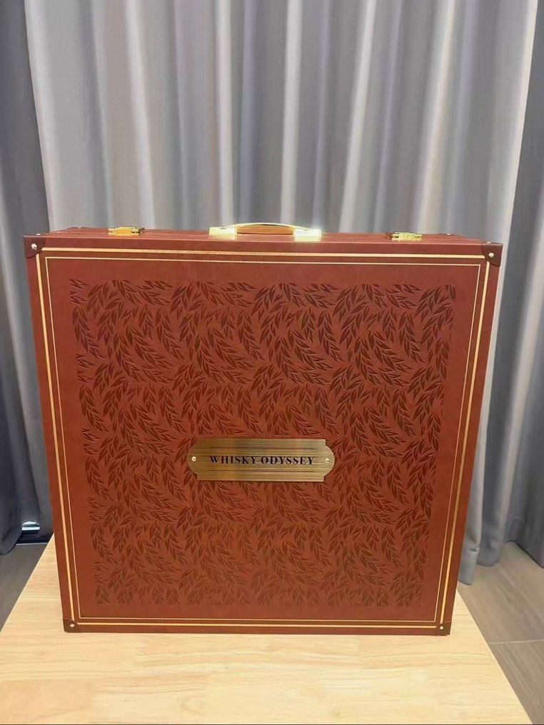 Diageo Whisky Odyssey – Board Game Set with Glasses Decanter and 4 Distillery Glasses  - N/A #1.0