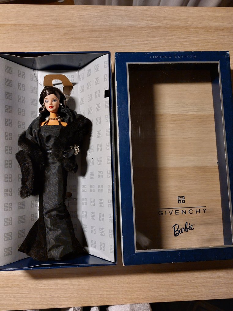 Mattel - Păpușă Barbie I Dream of Autumn, Givenchy, Chocolade obsession - 2000-2010 - U.S. #4.3