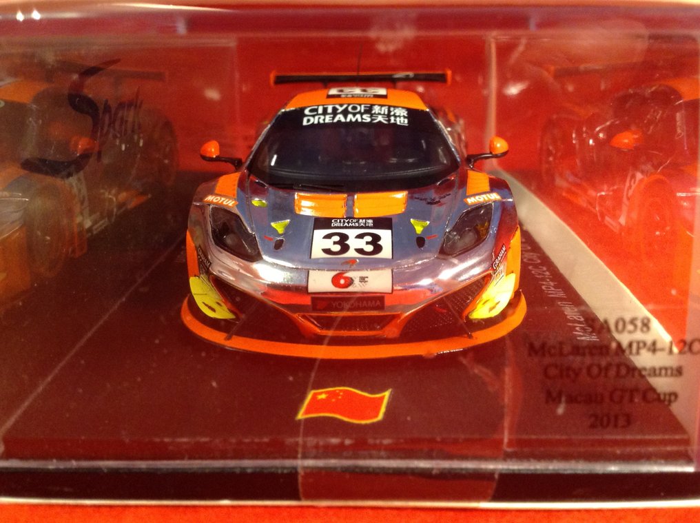 Spark 1:43 - Modellino di auto da corsa - ref. #SA058 McLaren MP4-12C "City of Dreams" Macau GT Cup 2013 #33 Mok Weng Sun - excellent quality - limited edition - hard to find today - numbered #146 of only 750 pcs #4.3