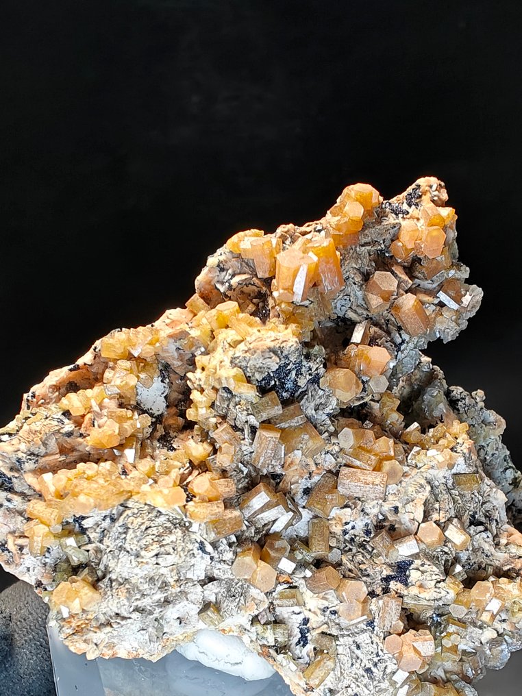 Pyromorphite Crystals on matrix - Height: 7 cm - Width: 8 cm- 240 g #1.0