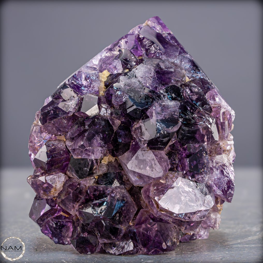 Obélisque d'améthyste – une élégance puissante en violet lumineux Obélisque- 545.08 g #1.0