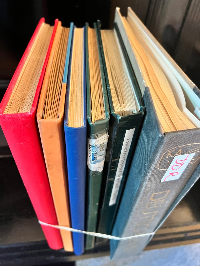 Europe  - Huge collection of European stamps in 6 books, including many from Germany, Switzerland, the #1.0