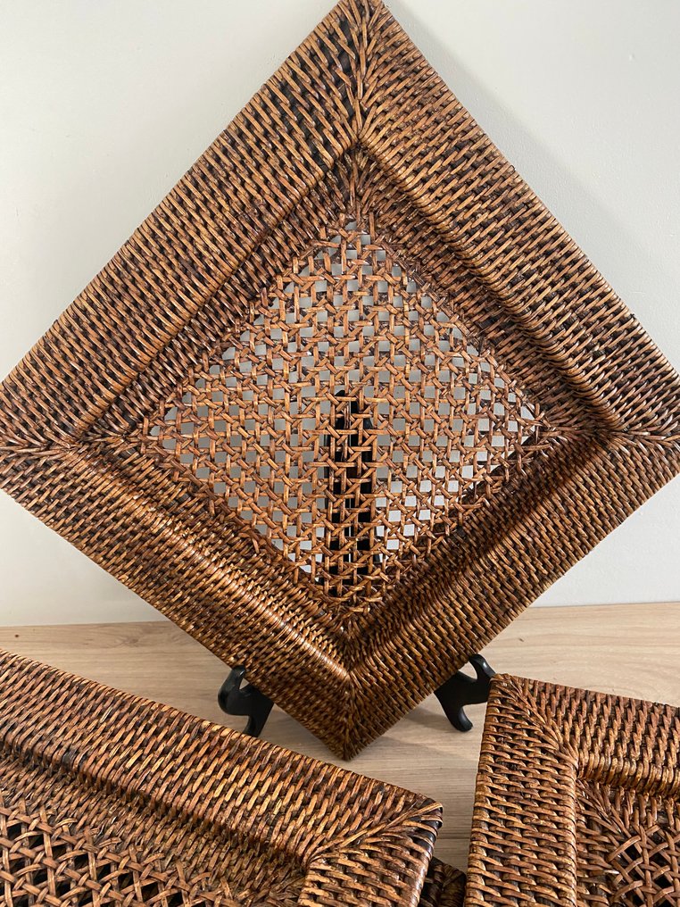 Unknown - 充电器板 (10) - 手工模型 - 藤, 柳条，天然纤维编织（藤条或类似材料） - 方形餐垫 #1.0