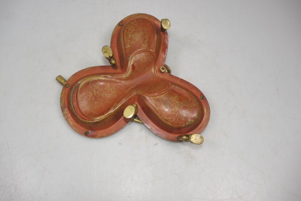 Platter - Bronze - Scale on horse hooves #3.2