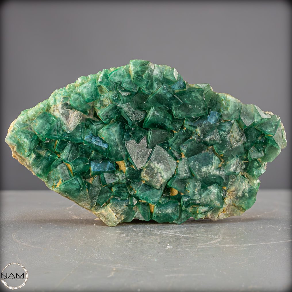 Unikt fluoritt-kluster – Krystalklar skønhed i smaragdgrøn- 3726.13 g #1.0