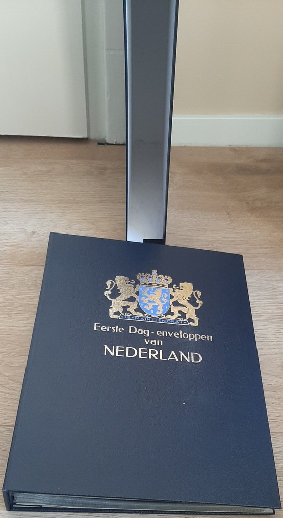 Nederland - tilbehør  - 3x luksus DAVO FDCs album med kassett - omslag, våpen Nederland, 20 3-vaksblader (G3) per album. #3.2