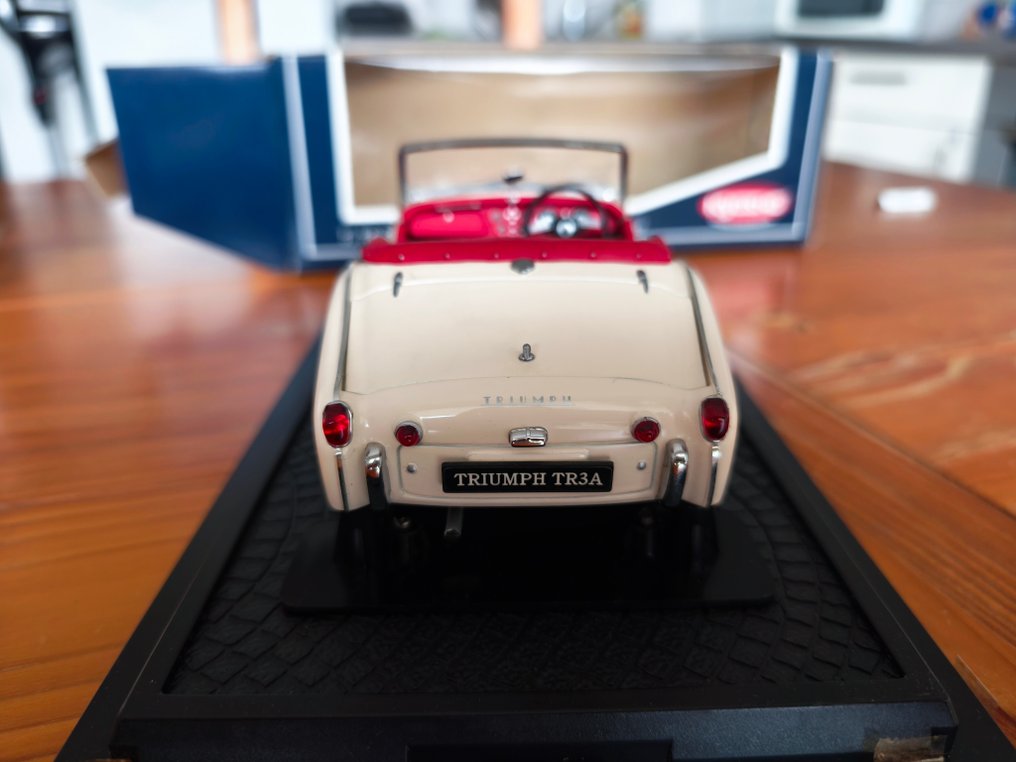 Kyosho 1:18 - Modelbil - Triumph TR3A #4.3